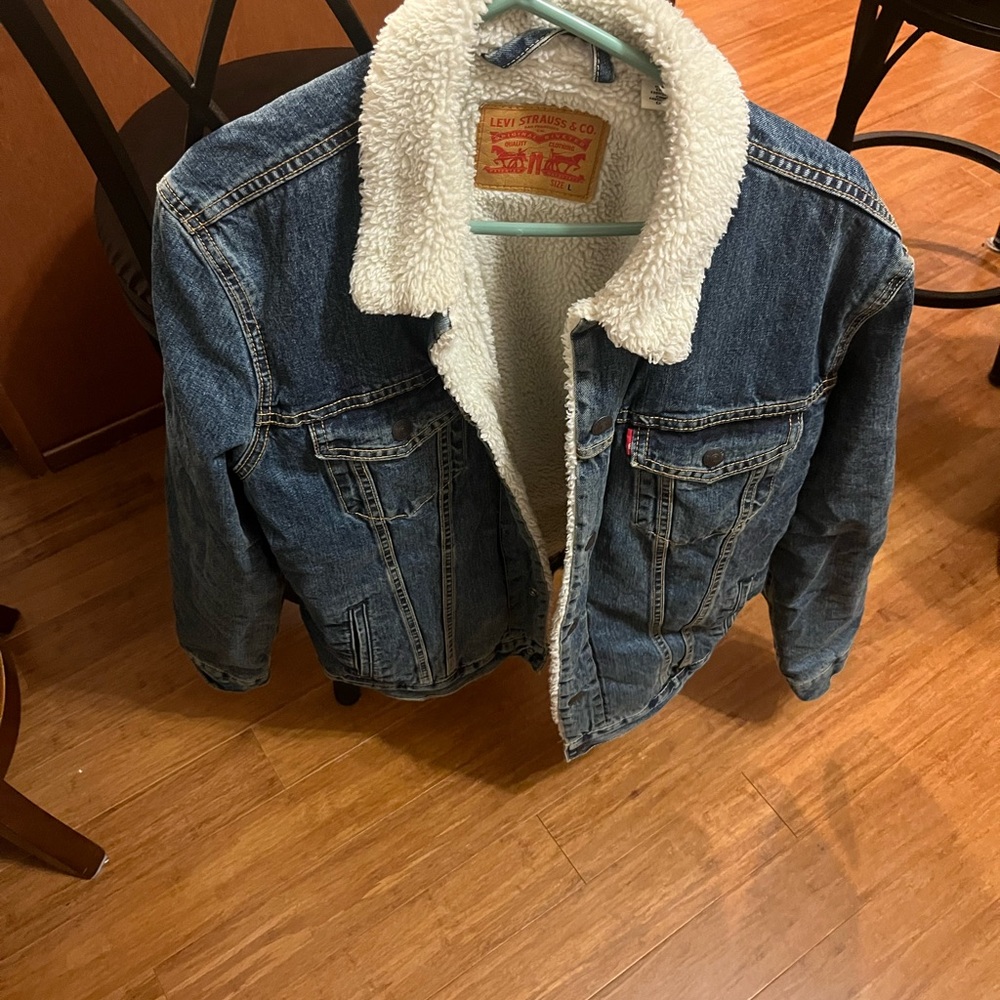 Levi’s Men’s Denim Jacket. Size L.